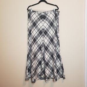 LANE BRYANT Plaid Tulip Flare Hem Maxi Skirt